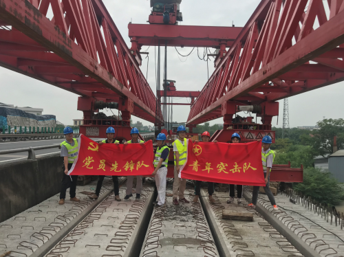 “陆水空”协同抢险杭金衢改扩建二期衢江大桥洪水后迅速恢复施工