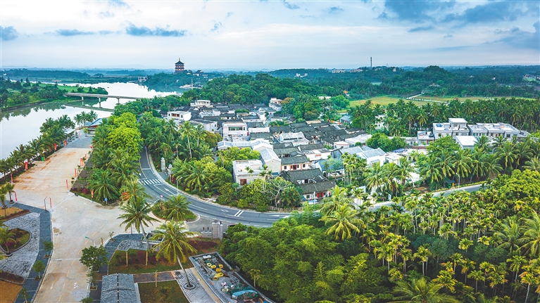 俯瞰琼海市博鳌镇南强村。.jpg