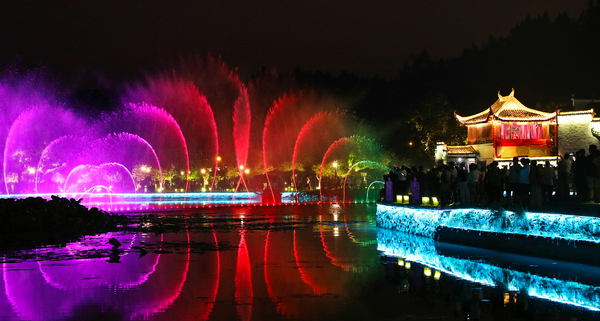 徽派古村西递开启夜游新篇章