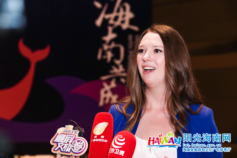 探索亚太区节目监制Berkley女士接受媒体采访.jpg