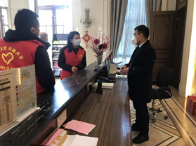 西溪湿地洪园党员志愿者助力社区防疫工作