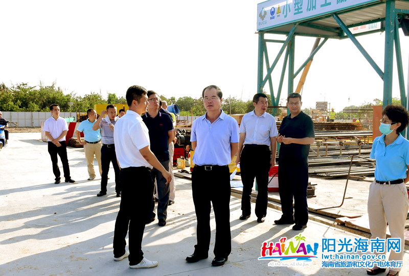 林光强在三亚亚沙会开幕式场地调研项目建设推进情况.jpg