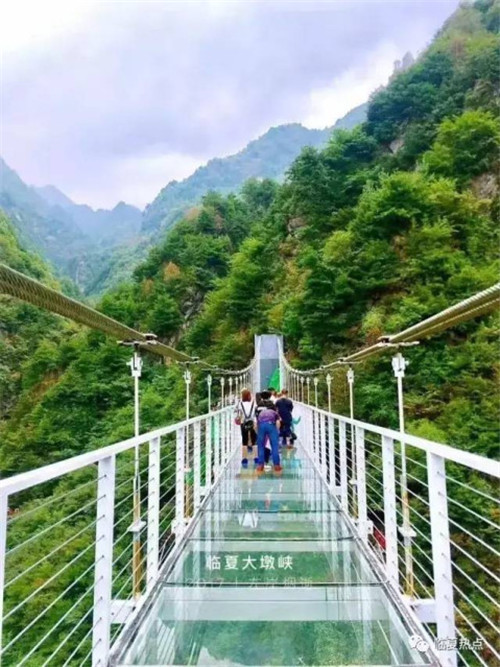 大禹治水积石山1_副本.jpg