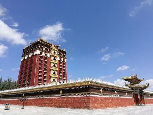 藏学博物馆米拉日巴佛阁_副本.jpg
