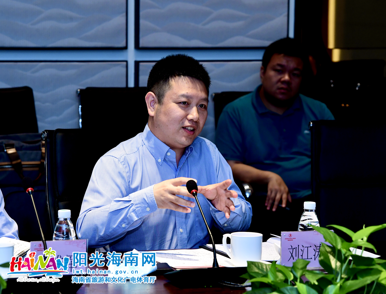 凯撒集团执行董事长刘江涛介绍集团业务情况.png